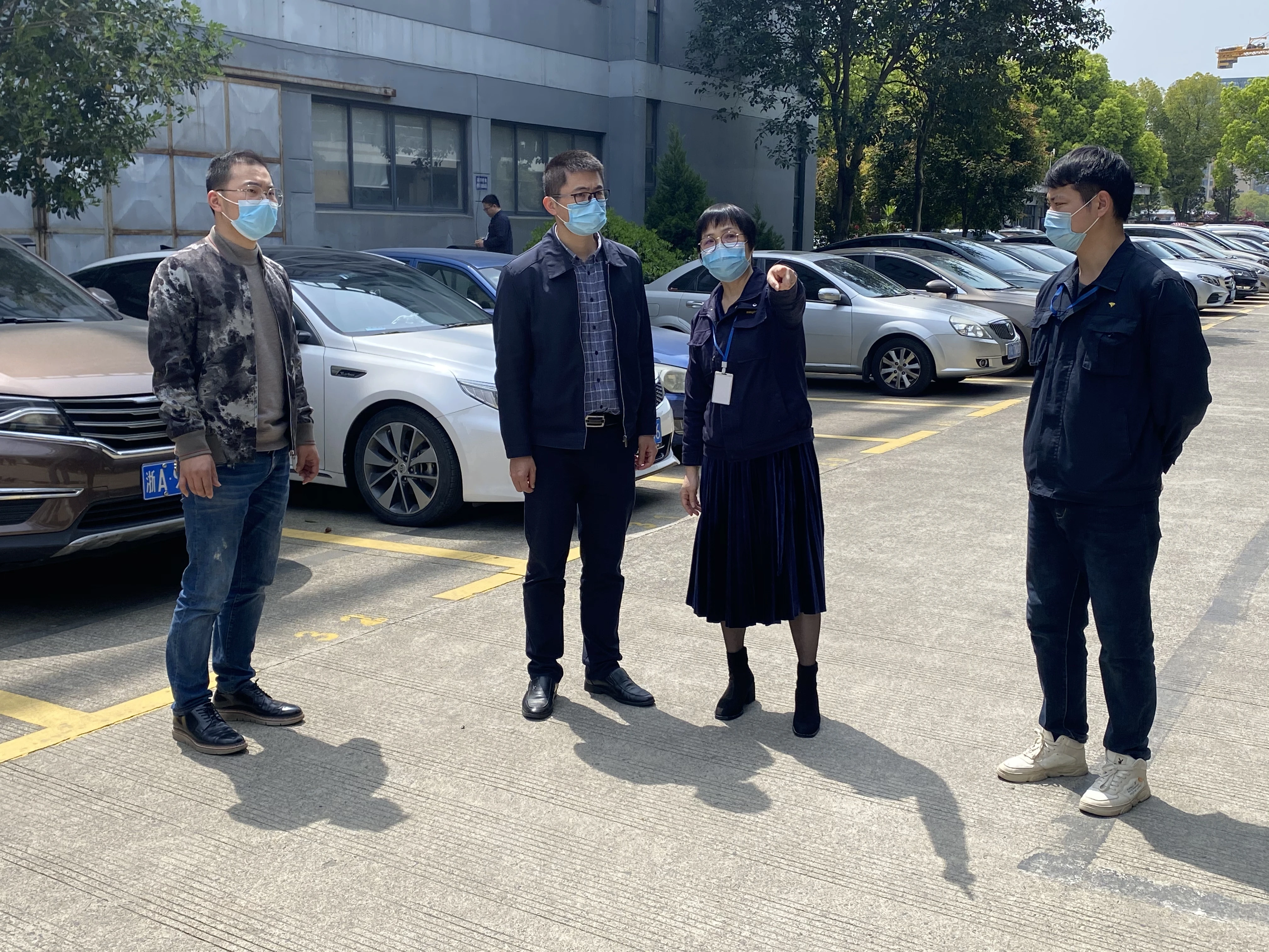 西湖区副区长李扬章一行莅临浙大乐鱼电子（中国）有限公司官网督导、检查进口物料防疫工作