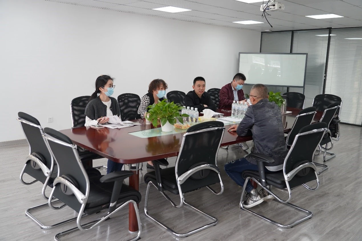 浙江大学圆正控股集团钱主任一行领导莅临浙大乐鱼电子（中国）有限公司官网考察、指导